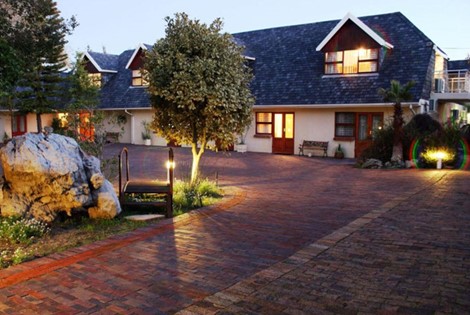 This is a fine boutique hotel that lies in the heart of Durbanville, a stone-throw away from some of the best wine farms in the country