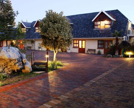 This is a fine boutique hotel that lies in the heart of Durbanville, a stone-throw away from some of the best wine farms in the country