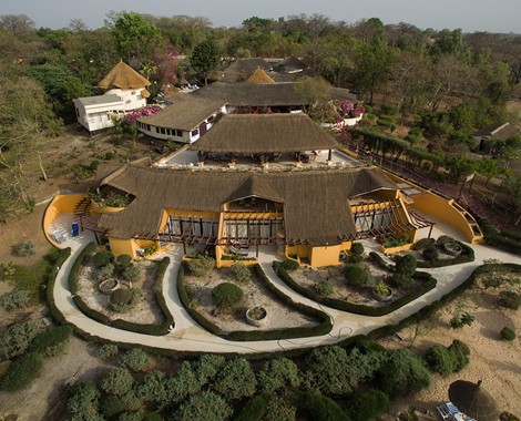 As soon as you arrive at our hotel-lodge, a breathtakingly immense and untouched landscape unfolds before your eyes