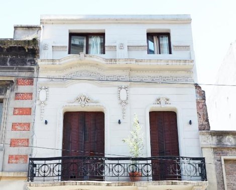 Well situated in the San Telmo district of Buenos Aires, our Hotel is set 2.2 km from La Bombonera Stadium, 2.6 km from Caminito Street and 3 km from Plaza de Mayo Square