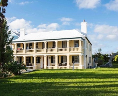 Recently renovated, this Historic Guest House offers the best in contemporary comfort allowing guest to experience one of the olde towne’s treasures
