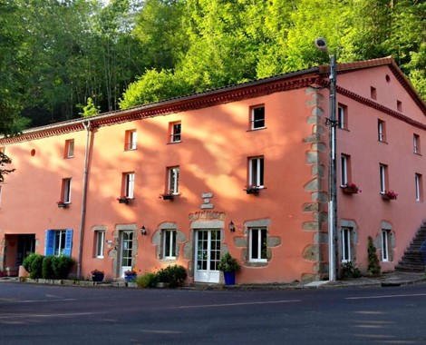 Small Boutique Hotel of Well-being, Wellness, Charm and Calm In the very heart of Auvergne, Puy de Dôme and Livradois-Forez With Spa, Whiskey Bar and Dining Room