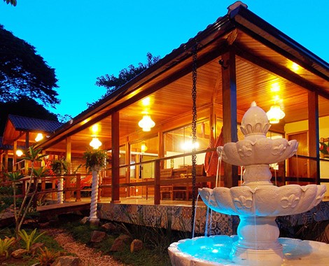 This Inn is a charming bed and breakfast on Ilha Grande in the village of Abraão