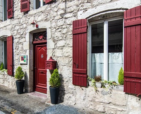 Lovingly restored boutique hotel style apartments set in a quiet street of a charming, yet lively 13th century bastide village called Eymet