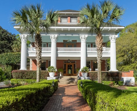 Amidst the peace and quiet that is Micanopy Florida’s oldest inland community stands our venerable Bed & Breakfast