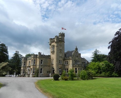 Built in the late 1870s, this imposing Victorian building is set in 3 acres of picturesque countryside only 5 minutes from the town centre of historic Tain