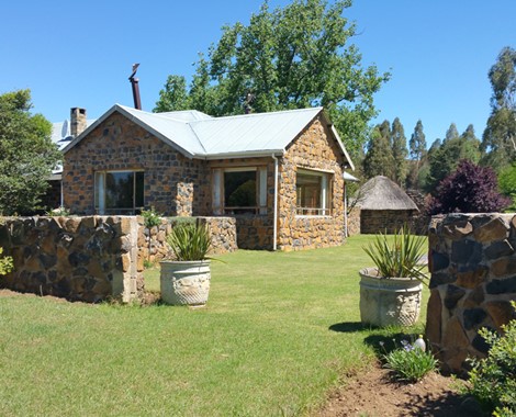 Nestled deep in the Southern Drakensberg Mountains, lies this lovely Guest Farm