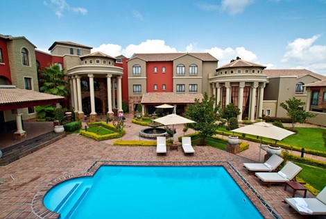 If style, luxury and service excellence top your agenda for business travel or leisure, this Hotel offers a tranquil green oasis amid the rush of city life