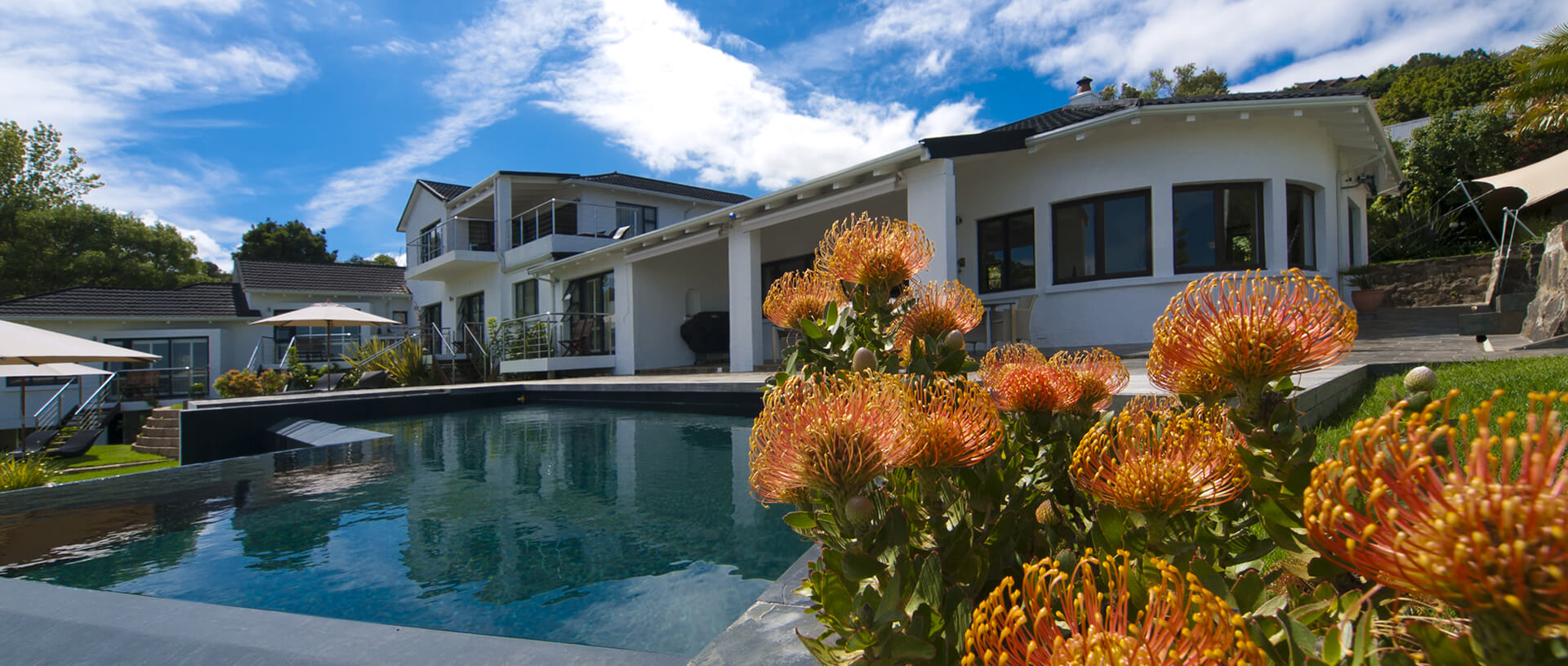 A luxury guest house ideally situated in Paradise with magnificent views over the Knysna lagoon
