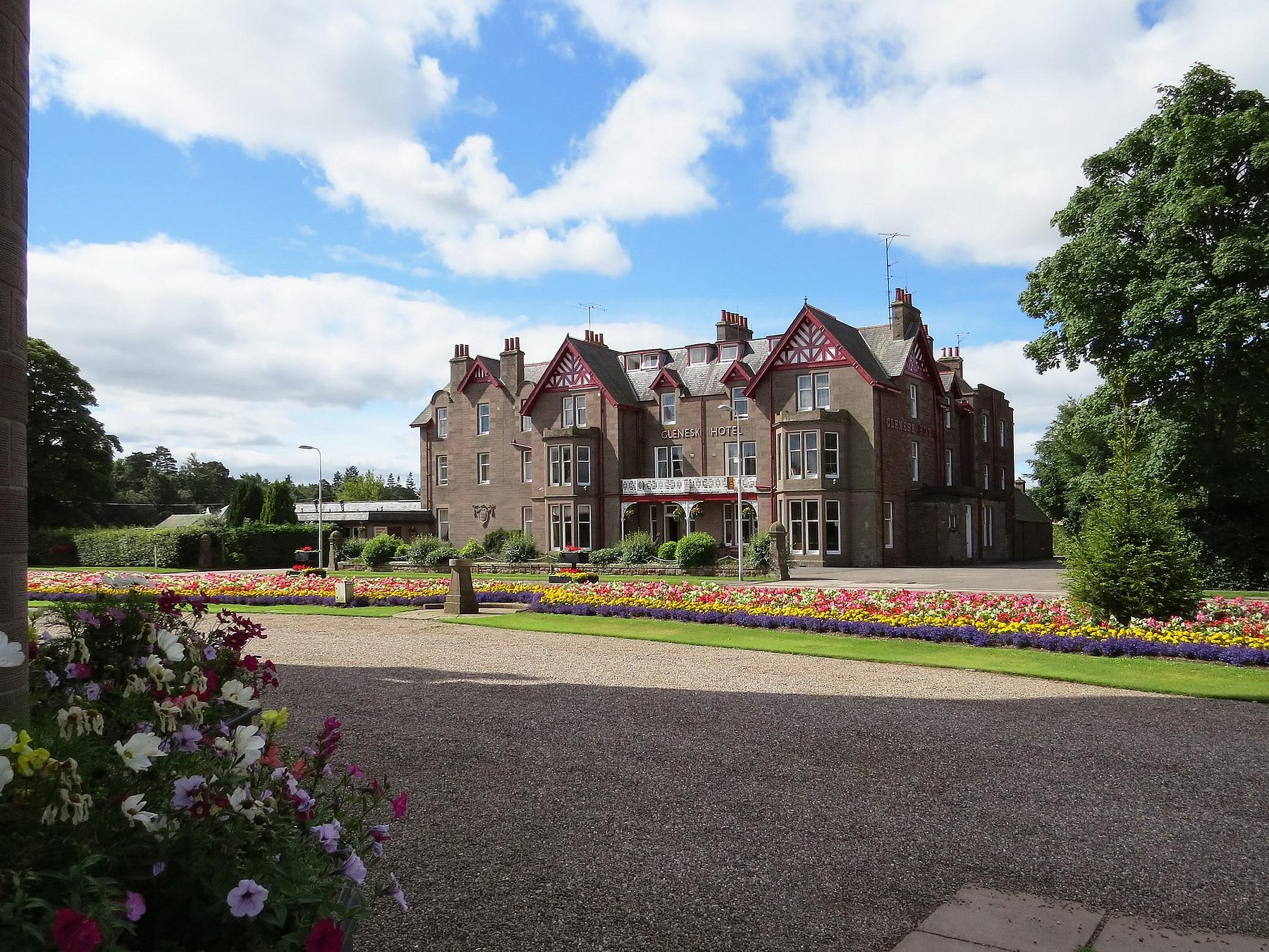 This hotel is situated in the beautiful “Britain in Bloom” award-winning village of Edzell at the foot of the Angus Glens
