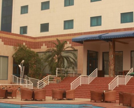 Stop over at our stylish Accra Airport hotel to feast in its elegant restaurants and bask on the pool terrace