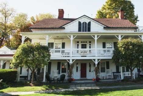This is a colonial mansion built in 1831 in scenic Pochuck Valley, NJ, the heart of the Skylands