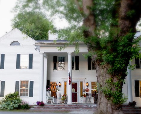 What makes for a great Stockbridge Bed and Breakfast? Is it a combination of wonderful guests and gracious staff? A place with magical surroundings that delivers delicious food and luxurious rooms? 