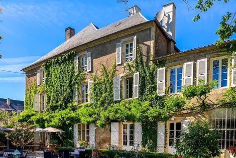 Come and discover the riches of the Périgord Noir by staying at this lovely boutique establishment