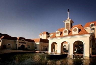 Historic Luxurious 4 Star Hotel on the banks of the Vaal River