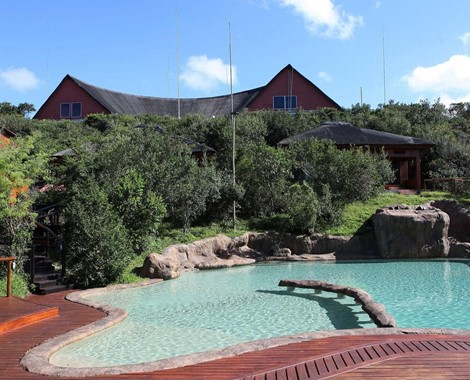 This a 4 star hotel located on the beach of Bilene, 180 kilometres from Maputo. We can be accessed by road, although there is an option of flight, charter planes or even helicopters