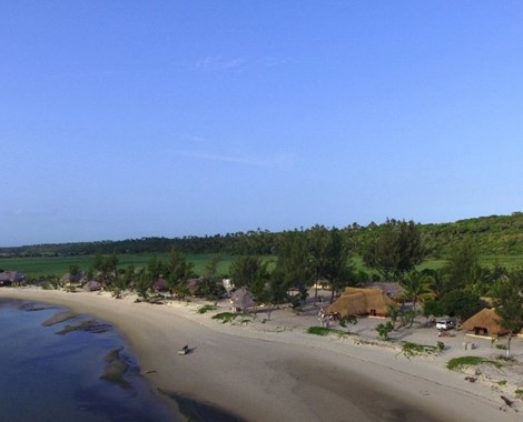 Our Beach Lodge is a self-catering lodge set on the edge of the Pomene Estuary with access to the sea
